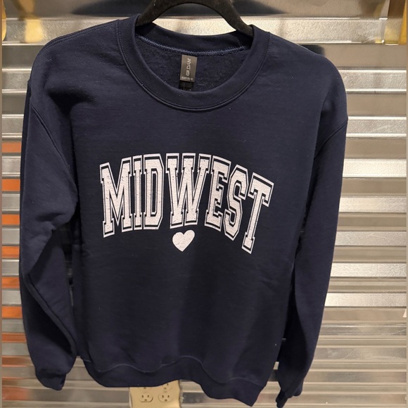 Tops - Midwest Crew Neck NWT woman’s size Small